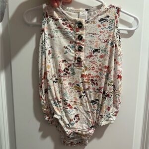 Lou Lou and company 6-12 month bubble romper